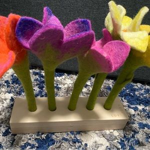 Lovevery felt flowers